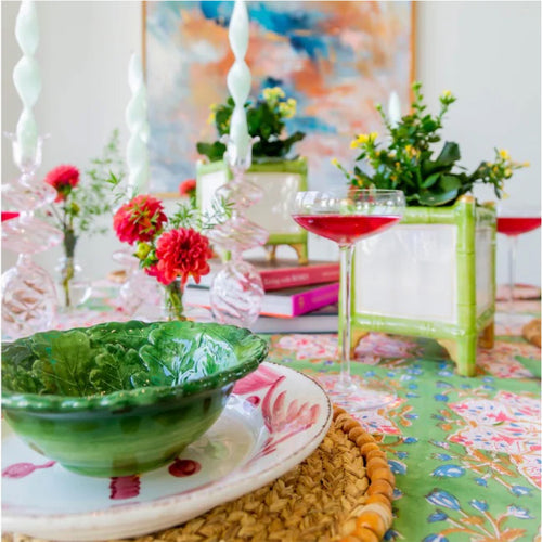 outdoor dining table setting 