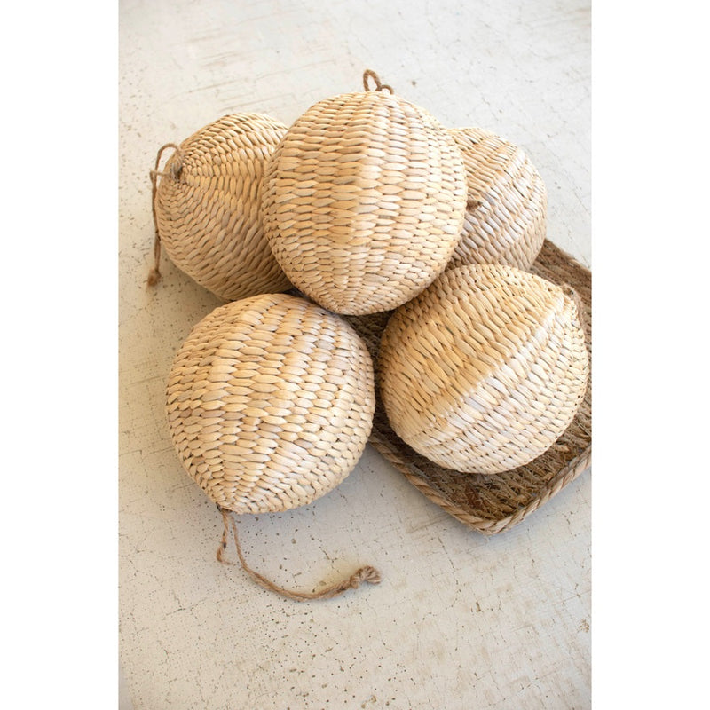 seagrass ornament set natural round