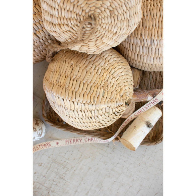 seagrass ornament set natural round