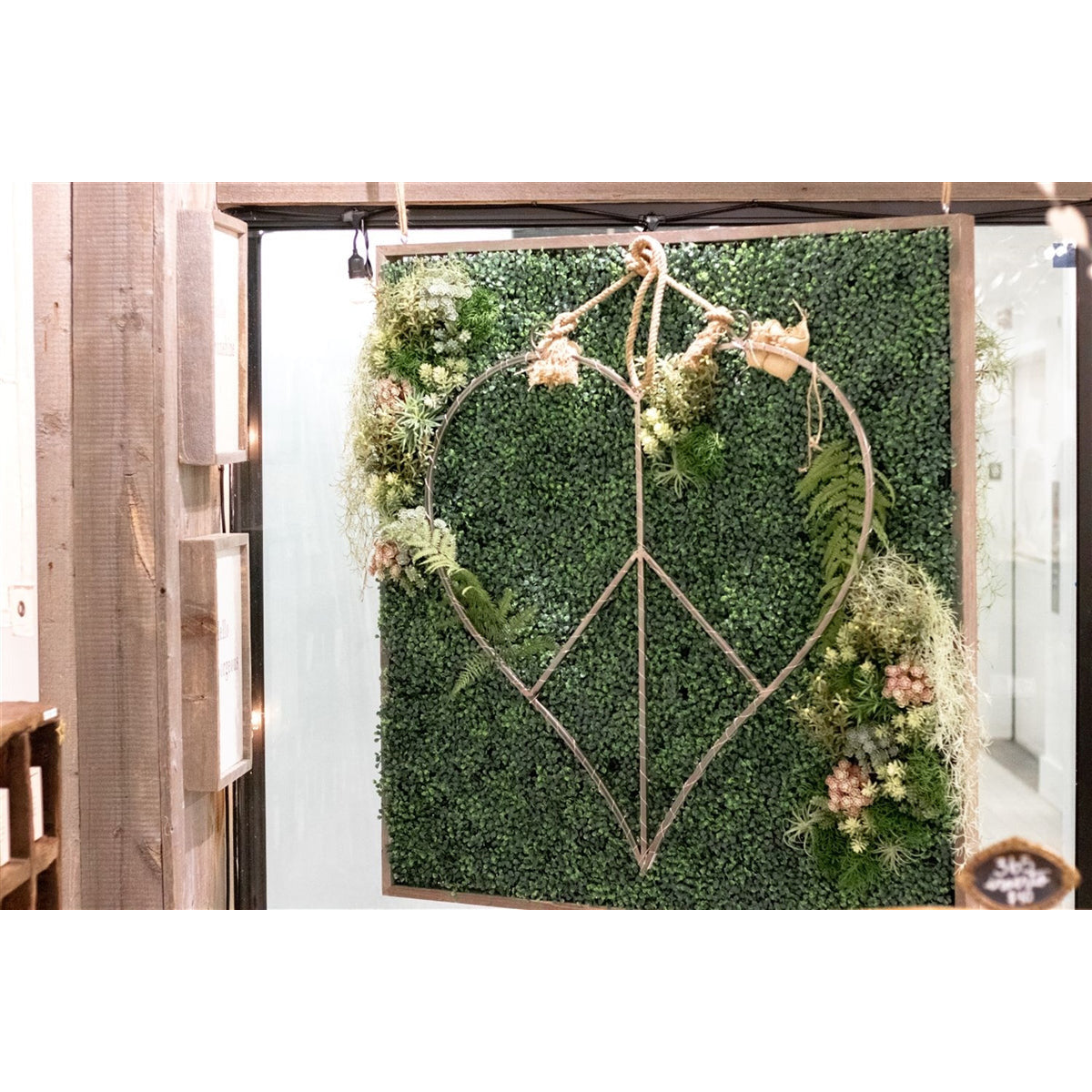 hanging metal jute sign heart